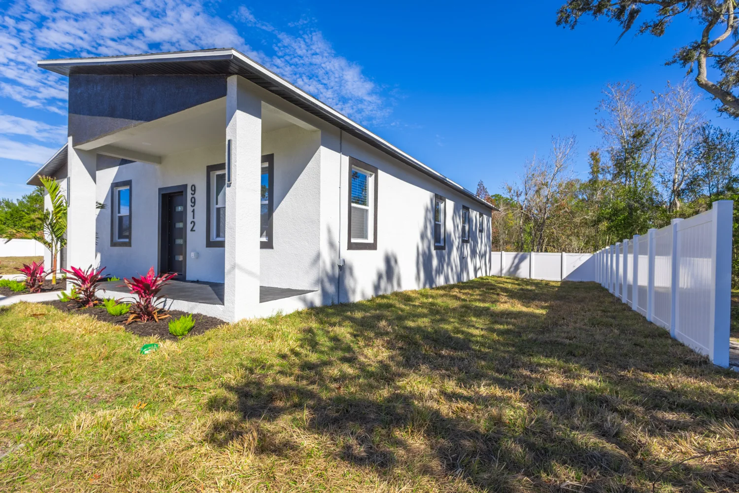Side exterior of a Florida home